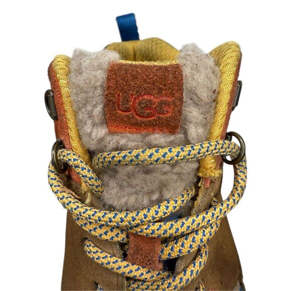 UGG Highland Hi Heritage Youth 3 Boots Suede Winter Outdoor - Picture 4 of 8